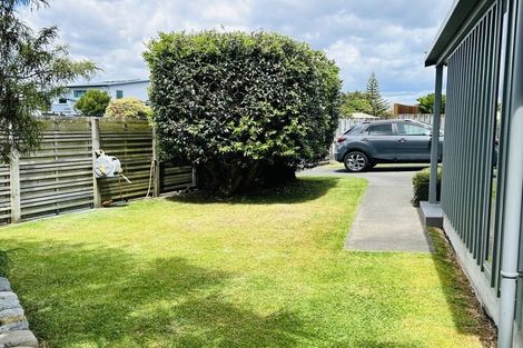 Photo of property in 185 Tutere Street, Waikanae Beach, Waikanae, 5036