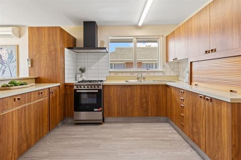 Photo of property in 8 Davidson Crescent, Hornby, Christchurch, 8042