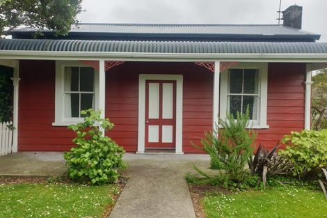 Photo of property in 41-41a Carthew Street, Okato, 4335