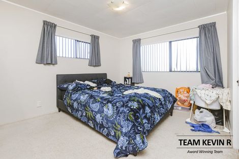 Photo of property in 1/8 Anglers Way, Wattle Downs, Auckland, 2102