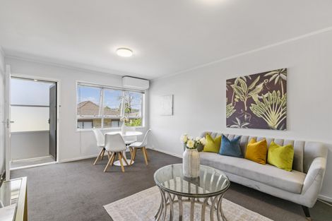 Photo of property in 2/6 Ingram Street, Papakura, 2110