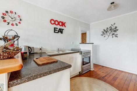 Photo of property in 24 Jean Place, Stanmore Bay, Whangaparaoa, 0932