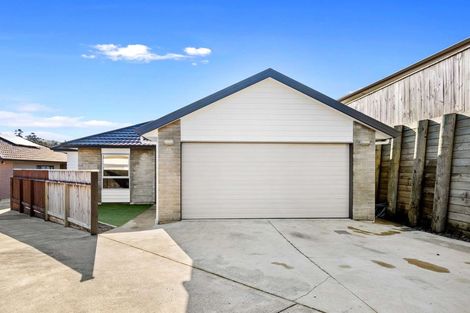 Photo of property in 15 Speldhurst Grove, Stokes Valley, Lower Hutt, 5019