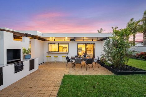 Photo of property in 7 Tabago Place, Half Moon Bay, Auckland, 2012