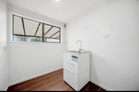 Photo of property in 2/327 Bucklands Beach Road, Bucklands Beach, Auckland, 2012