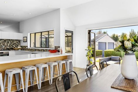 Photo of property in 214 Mapara Road, Acacia Bay, Taupo, 3385