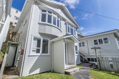 Photo of property in 32 Adams Terrace, Aro Valley, Wellington, 6021