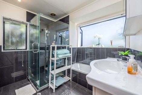 Photo of property in 9 Crail Court, Totara Heights, Auckland, 2105