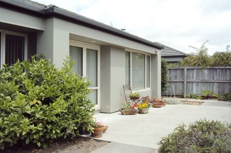 Photo of property in 18 Woodfield Lane, Redwood, Christchurch, 8051