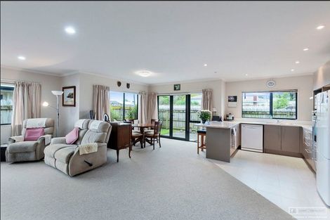 Photo of property in 166a Winchester Street, Levin, 5510