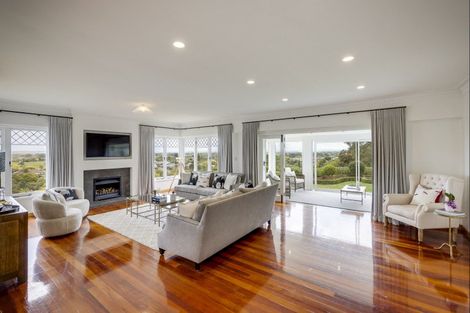 Photo of property in 44 Busby Hill, Havelock North, 4130