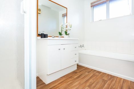 Photo of property in 2/18a Thistledown Place, Woolston, Christchurch, 8062