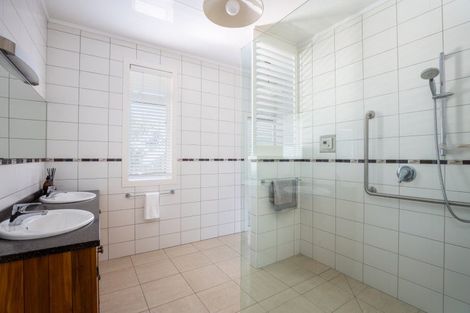 Photo of property in 10 Woolcombe Terrace, New Plymouth, 4310