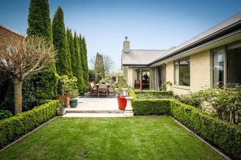 Photo of property in 96 Willowview Drive, Redwood, Christchurch, 8051