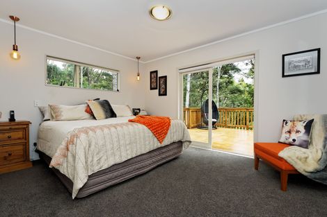 Photo of property in 53a Onedin Place, Titirangi, Auckland, 0604