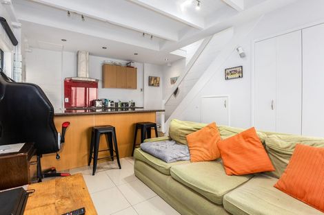 Photo of property in Sherwood Mews, 28z Bidwill Street, Mount Cook, Wellington, 6021