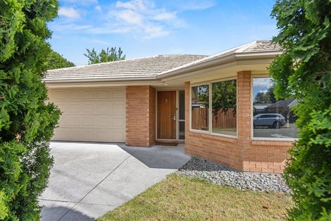 Photo of property in 1 Henridge Place, Avonhead, Christchurch, 8042