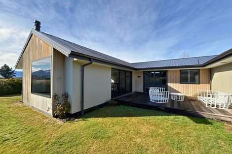 Photo of property in 8 Tahi Street, Albert Town, Wanaka, 9305