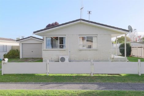 Photo of property in 1 Leslie Place, Deanwell, Hamilton, 3206