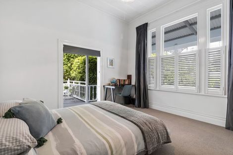 Photo of property in 8 Maritime Terrace, Birkenhead, Auckland, 0626