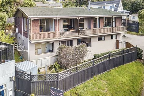 Photo of property in 27 Fyvie Avenue, Tawa, Wellington, 5028