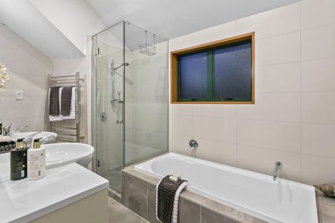 Photo of property in 35 Isobel Road, Greenhithe, Auckland, 0632