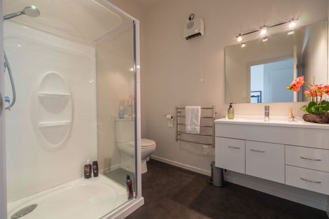 Photo of property in 21 Pop Andrew Drive, Te Anau, 9600