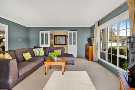 Photo of property in 51 Shelter Grove, Frankleigh Park, New Plymouth, 4310