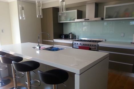 Photo of property in 28 Bur Oak Terrace, Schnapper Rock, Auckland, 0632