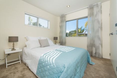 Photo of property in 1/76 Glamorgan Drive, Torbay, Auckland, 0630