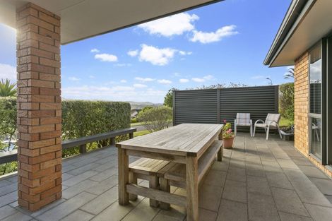 Photo of property in 2 Foothills Lane, Glen Eden, Auckland, 0602