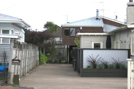 Photo of property in 24 Tui Street, Point Chevalier, Auckland, 1022