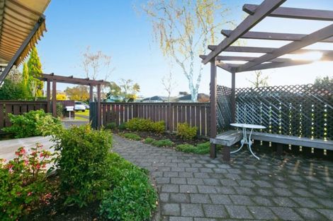 Photo of property in 98 Edgecumbe Road, Tauranga, 3110