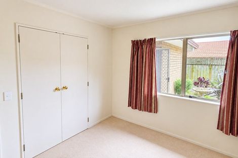 Photo of property in 18 Villa Grove, Paraparaumu, 5032