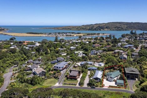 Photo of property in 13 Tutchen Avenue, Raglan, 3225