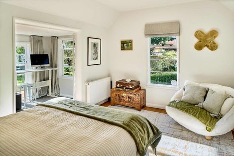 Photo of property in 10 Walter Road, Lowry Bay, Lower Hutt, 5013