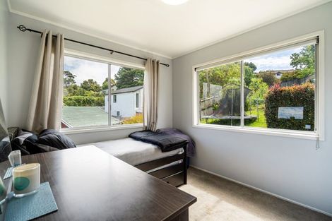 Photo of property in 52 Ayton Drive, Totara Vale, Auckland, 0629