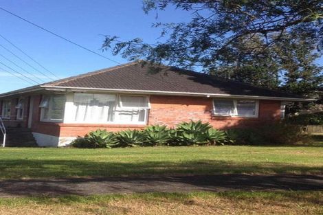 Photo of property in 32 Raleigh Road, Northcote, Auckland, 0627