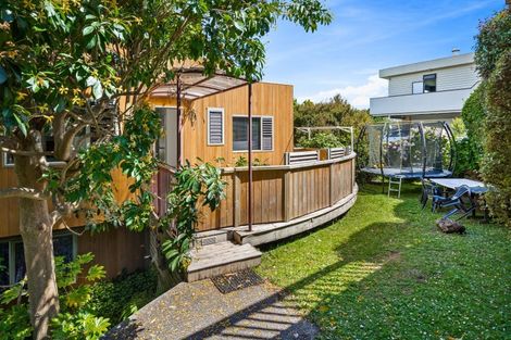 Photo of property in 2/25 Auld Street, Torbay, Auckland, 0630