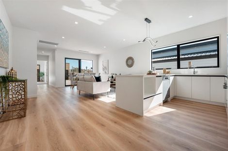 Photo of property in 46 Whakairo Crescent, Gulf Harbour, Whangaparaoa, 0930