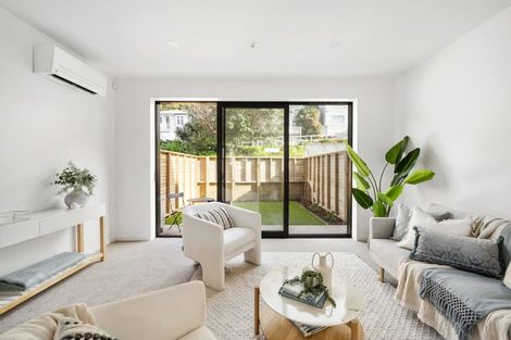 Photo of property in 179a Sutherland Road, Lyall Bay, Wellington, 6022