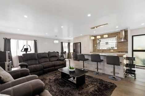 Photo of property in 5 Kepler Place, Clover Park, Auckland, 2019