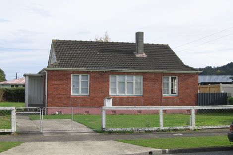 Photo of property in 17 Pringle Street, Taita, Lower Hutt, 5011