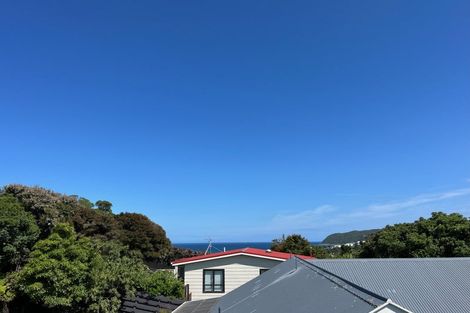 Photo of property in 2 Mervyn Place, Plimmerton, Porirua, 5026