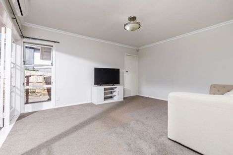 Photo of property in 1/120 Archers Road, Glenfield, Auckland, 0629