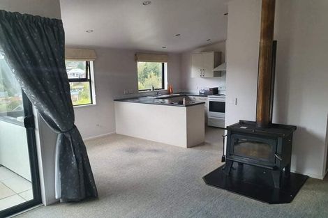 Photo of property in 14-14a Mackinnon Terrace, Sunshine Bay, Queenstown, 9300