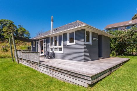Photo of property in 7a Hona Street, Waikanae Beach, Waikanae, 5036
