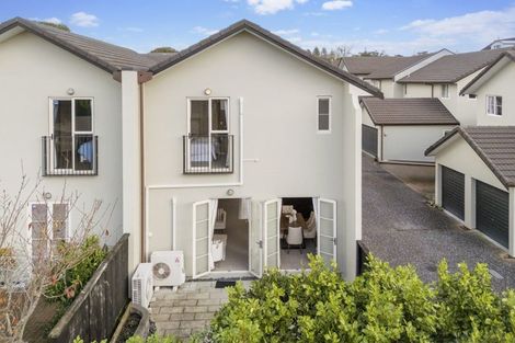 Photo of property in 187m Great South Road, Greenlane, Auckland, 1051