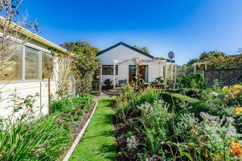 Photo of property in 34 Olive Terrace, Paraparaumu Beach, Paraparaumu, 5032