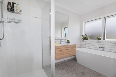 Photo of property in 12 Whatumairangi Way, Owhata, Rotorua, 3010